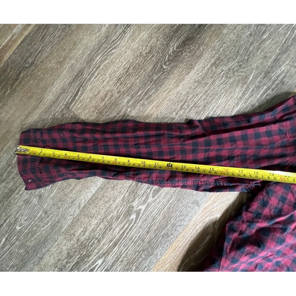 Banana Republic Button Down Mens M Red Black Buffalo Check Untucked Fit Cotton